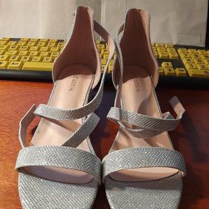 NEW ! Dufannie Low Heels Pump Ankle Strap Open Toe Silver Glitter Size 5